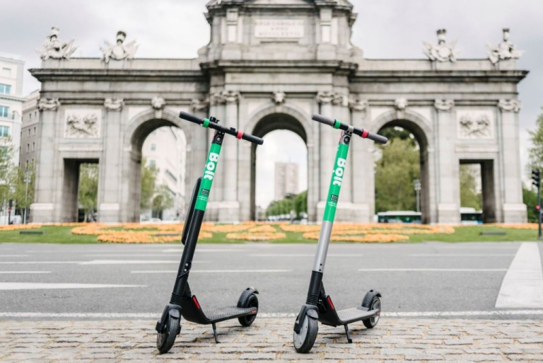 De mâine, Uber și Bolt se închid pentru România. În București, poate apărea RIDES –  serviciul de partajare a scuterelor electrice.